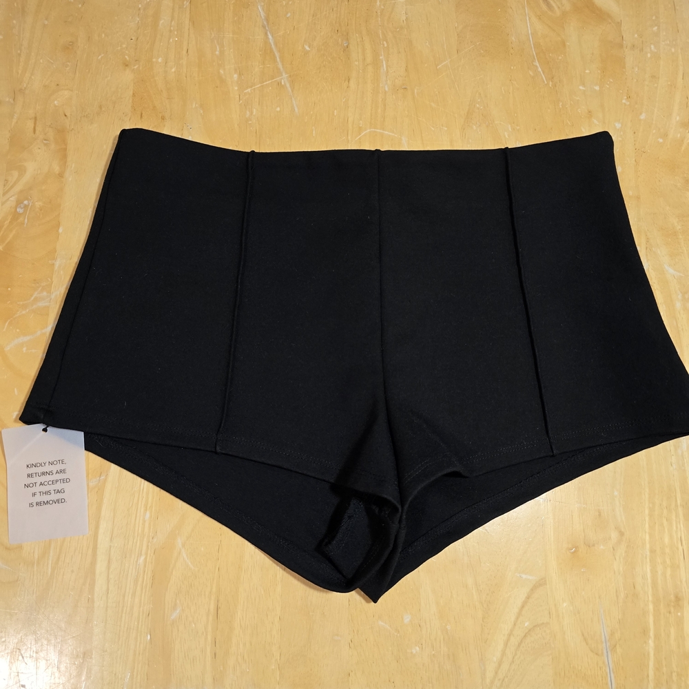NWT Superdown Reese Black Hot Shorts Small